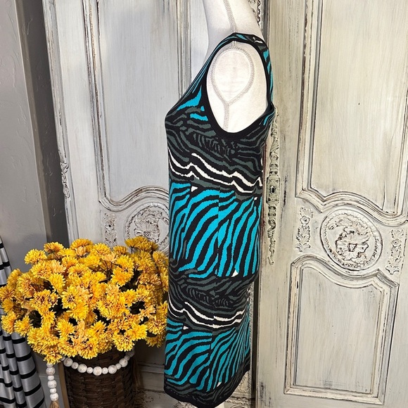 Banana Republic Issa London Collection Zebra Print Sleeveless Dress - Picture 5 of 10